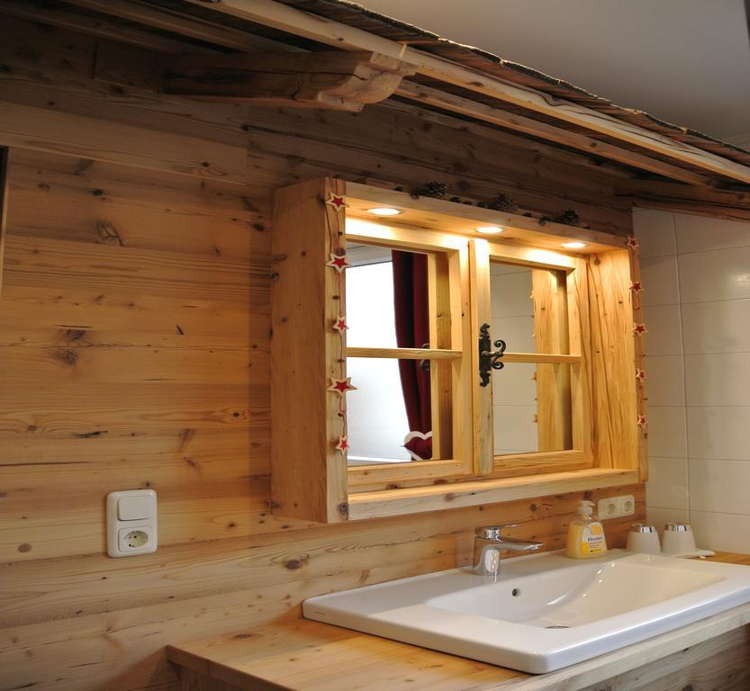 Pension Und Apartment Edelweiss Heiligenblut Exterior foto