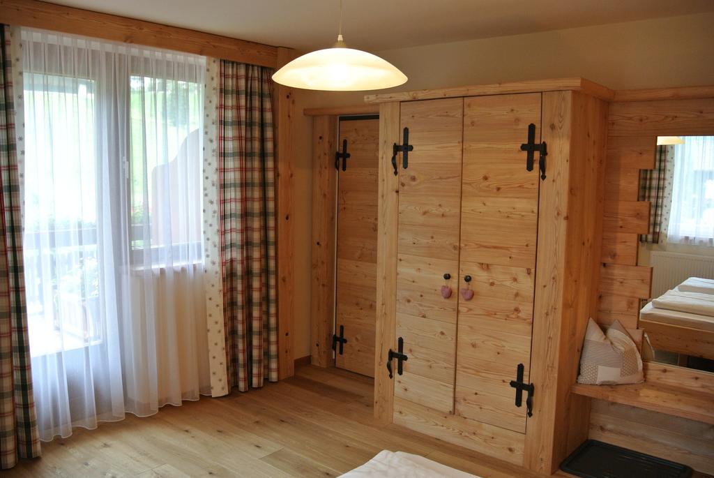 Pension Und Apartment Edelweiss Heiligenblut Exterior foto